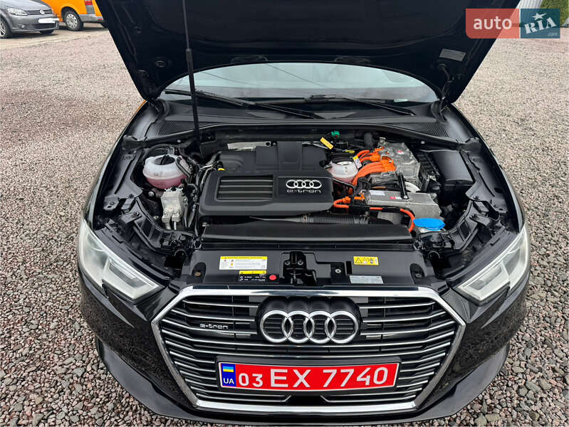 Хэтчбек Audi A3 2017 в Луцке