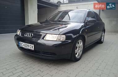 Хетчбек Audi A3 1999 в 