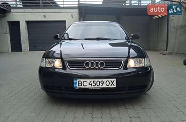 Хетчбек Audi A3 1999 в 