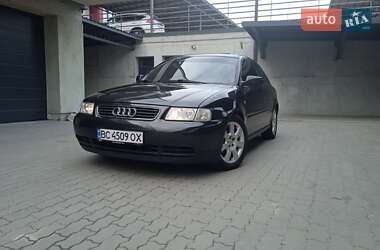 Хетчбек Audi A3 1999 в 