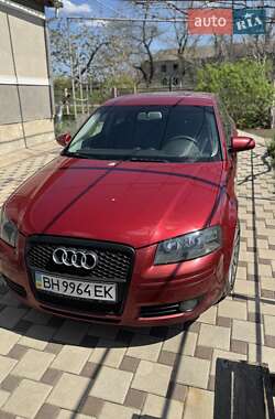 Хэтчбек Audi A3 2006 в 