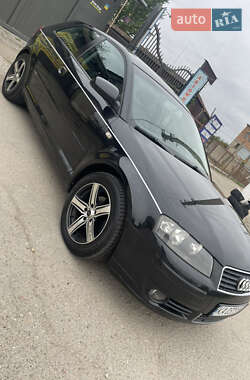 Хетчбек Audi A3 2003 в 