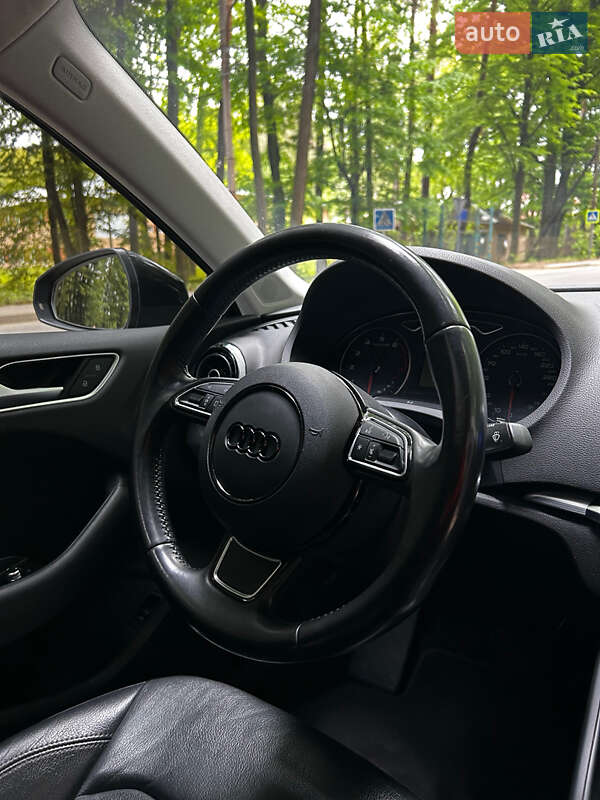 Седан Audi A3 2015 в Львове