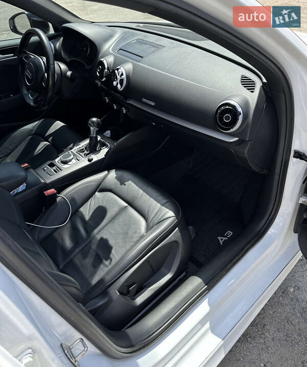 Седан Audi A3 2015 в Тернополе