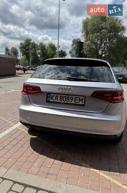 Хетчбек Audi A3 2015 в 