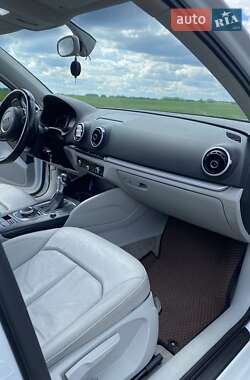 Седан Audi A3 2014 в 