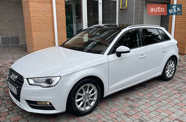 Хэтчбек Audi A3 2016 в 