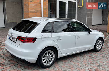 Хэтчбек Audi A3 2016 в 