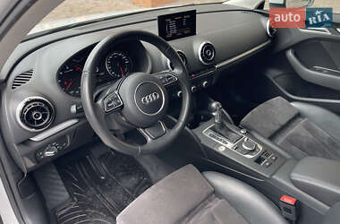 Хэтчбек Audi A3 2016 в 
