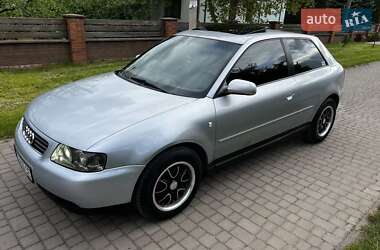 Хэтчбек Audi A3 1998 в 