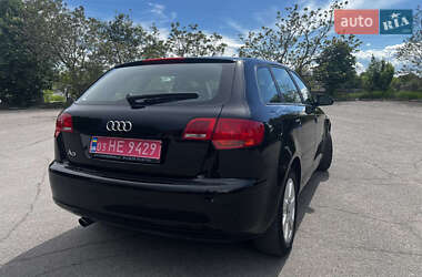 Хэтчбек Audi A3 2006 в 