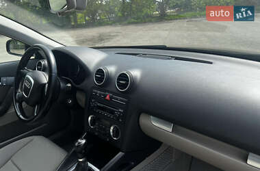 Хэтчбек Audi A3 2006 в 