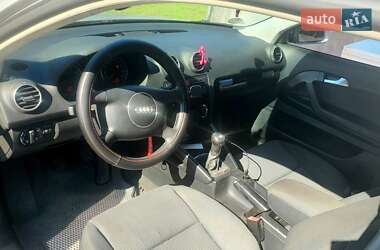 Хетчбек Audi A3 2004 в 