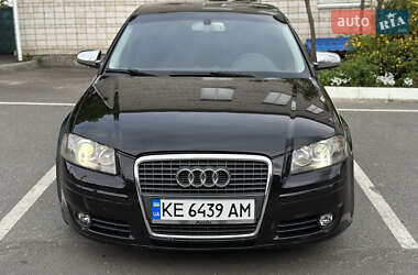 Хетчбек Audi A3 2004 в 