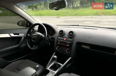 Хетчбек Audi A3 2004 в 