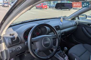 Хэтчбек Audi A3 2002 в 