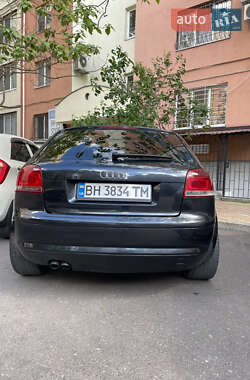 Хетчбек Audi A3 2004 в 