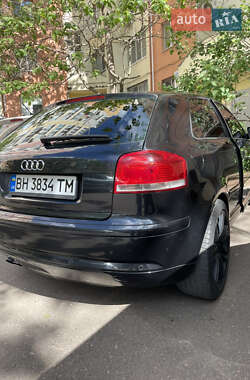 Хетчбек Audi A3 2004 в 