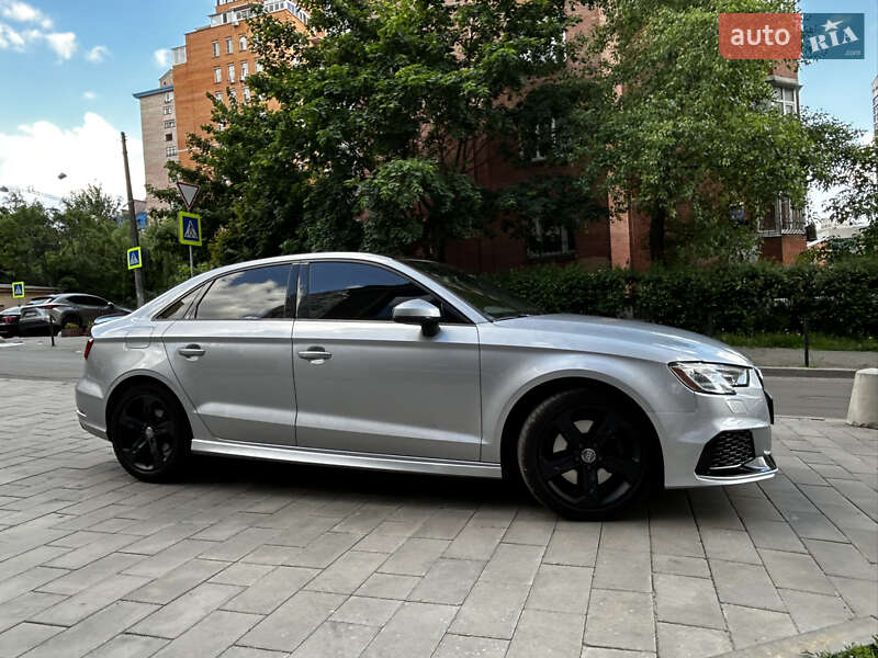 Седан Audi A3 2017 в Киеве