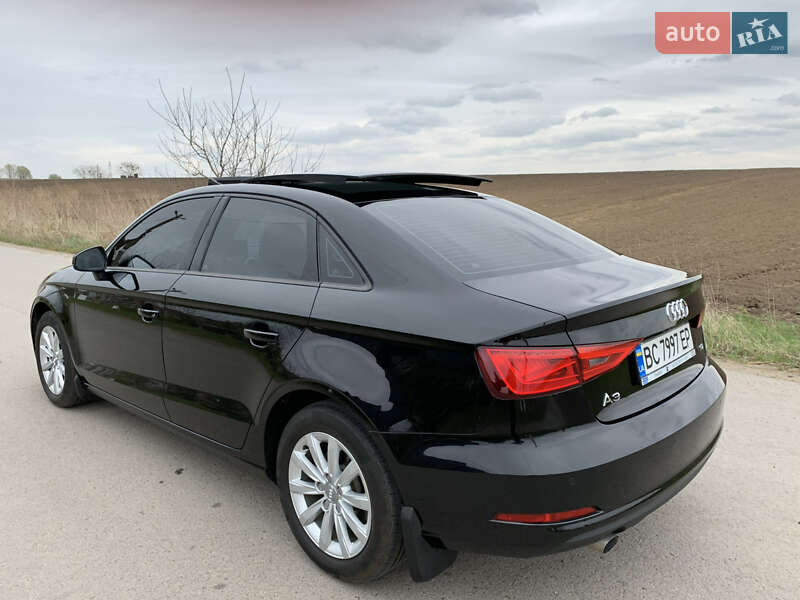 Седан Audi A3 2015 в Львове