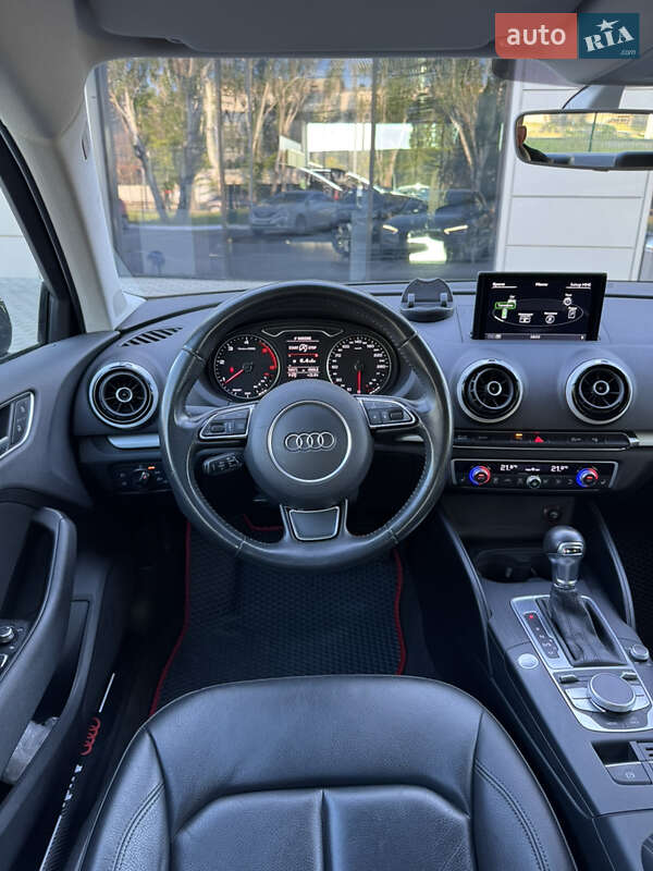 Седан Audi A3 2015 в Одесі