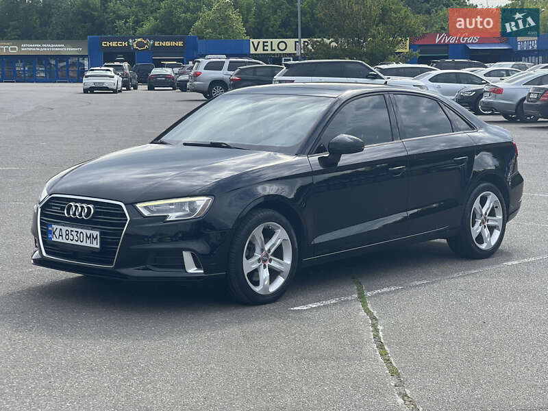 Седан Audi A3 2017 в Киеве