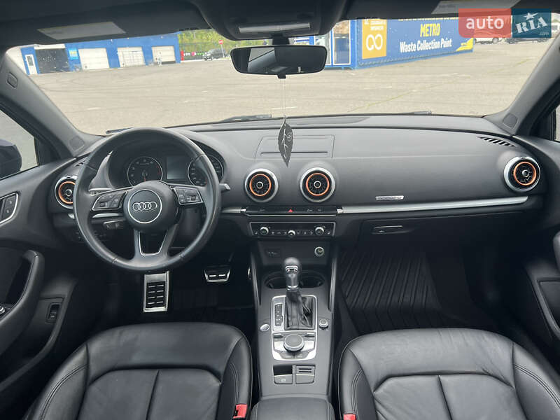Седан Audi A3 2017 в Киеве