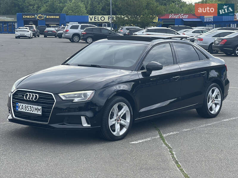 Седан Audi A3 2017 в Киеве