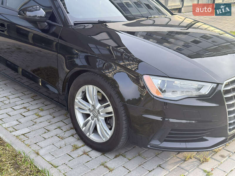 Седан Audi A3 2015 в Рівному