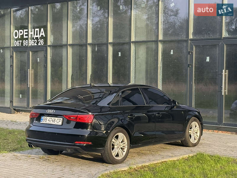 Седан Audi A3 2015 в Рівному