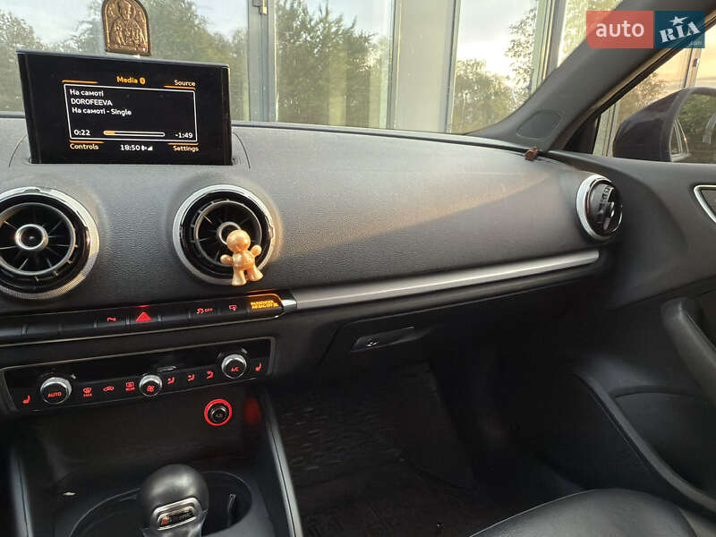 Седан Audi A3 2015 в Рівному