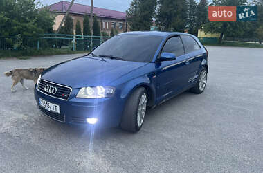 Хэтчбек Audi A3 2003 в 