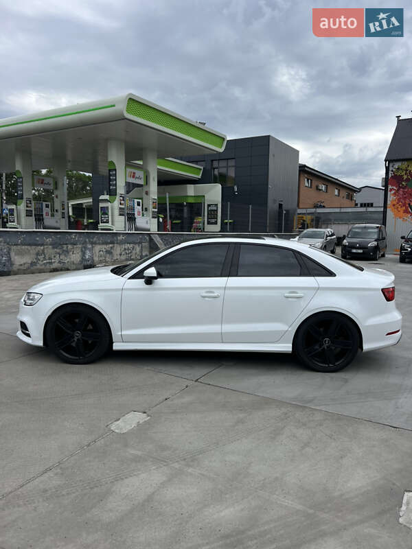 Седан Audi A3 2016 в Белой Церкви