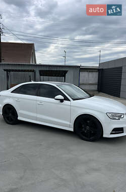Седан Audi A3 2016 в 