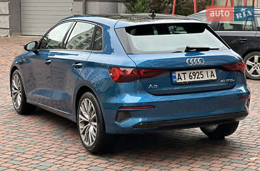 Хэтчбек Audi A3 2021 в 