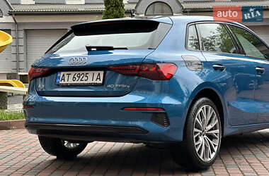 Хэтчбек Audi A3 2021 в 