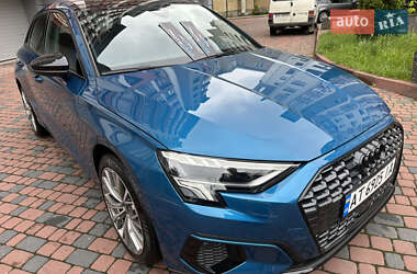 Хэтчбек Audi A3 2021 в 