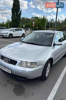 Хэтчбек Audi A3 2001 в 