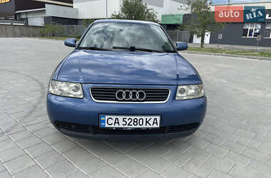 Хетчбек Audi A3 2001 в 