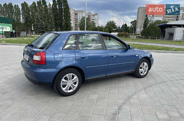 Хетчбек Audi A3 2001 в 