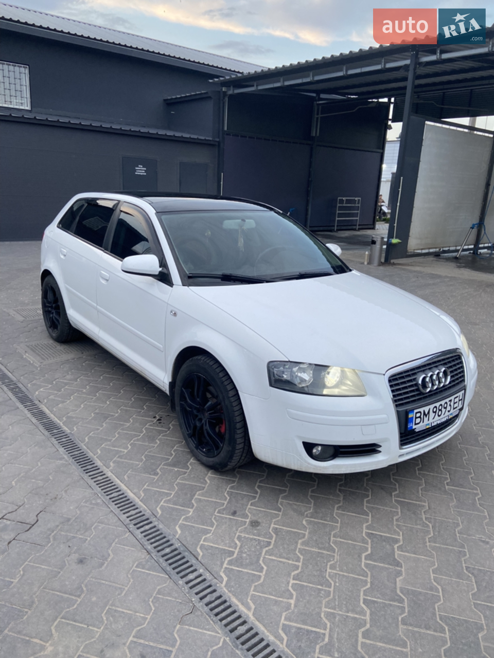 Гарне, економне авто, люк і панорама, диски r17, кожа