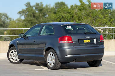Хэтчбек Audi A3 2005 в 