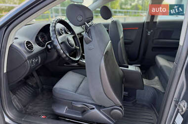 Хэтчбек Audi A3 2005 в 