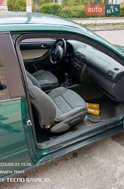Хетчбек Audi A3 1999 в 