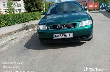 Хетчбек Audi A3 1999 в 