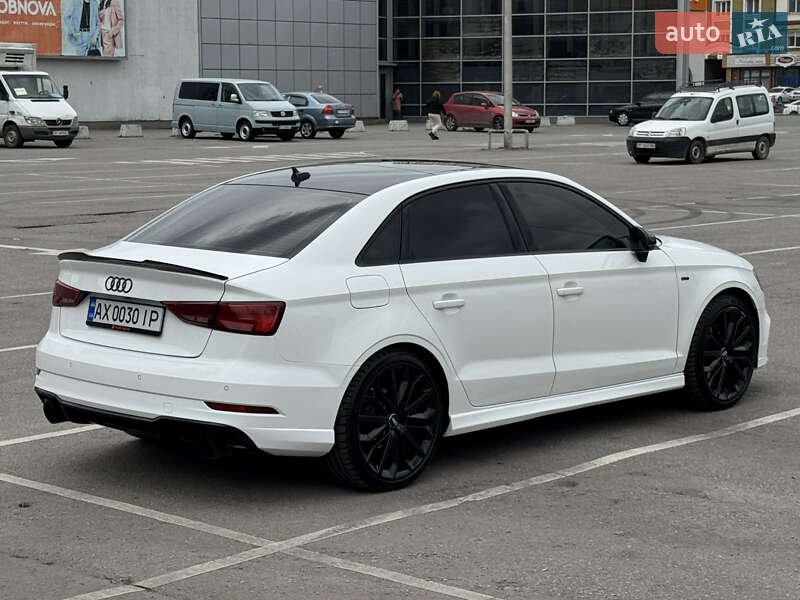 Седан Audi A3 2017 в Ивано-Франковске