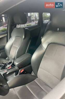 Хэтчбек Audi A3 2011 в 