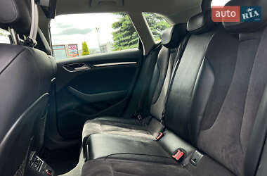 Хэтчбек Audi A3 2013 в 