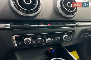 Хэтчбек Audi A3 2013 в 