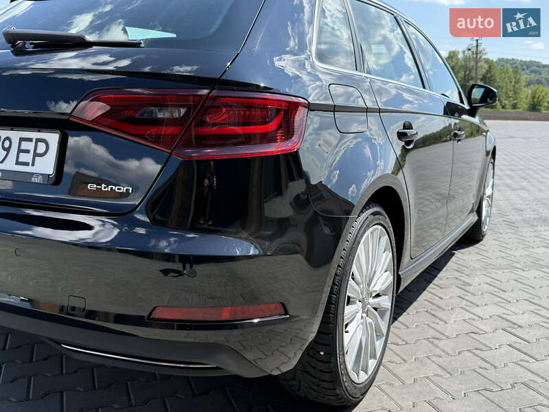 Хетчбек Audi A3 2015 в Чернівцях